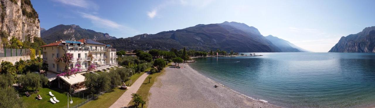 Hotel Baia Azzurra - Lake Front Torbole Sul Garda Eksteriør bilde