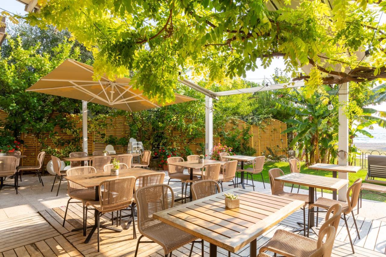 Hotel Baia Azzurra - Lake Front Torbole Sul Garda Eksteriør bilde