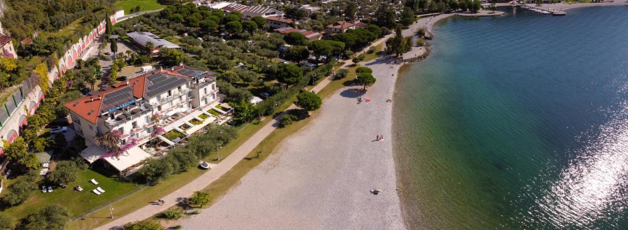 Hotel Baia Azzurra - Lake Front Torbole Sul Garda Eksteriør bilde