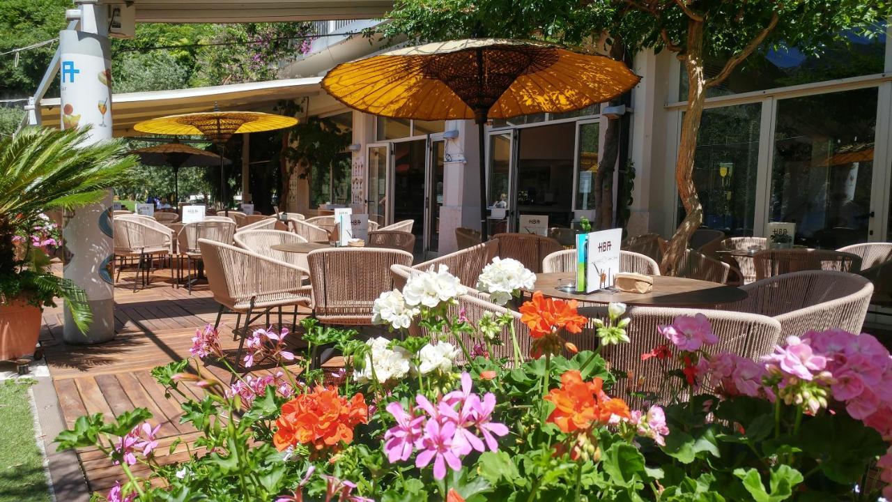 Hotel Baia Azzurra - Lake Front Torbole Sul Garda Eksteriør bilde